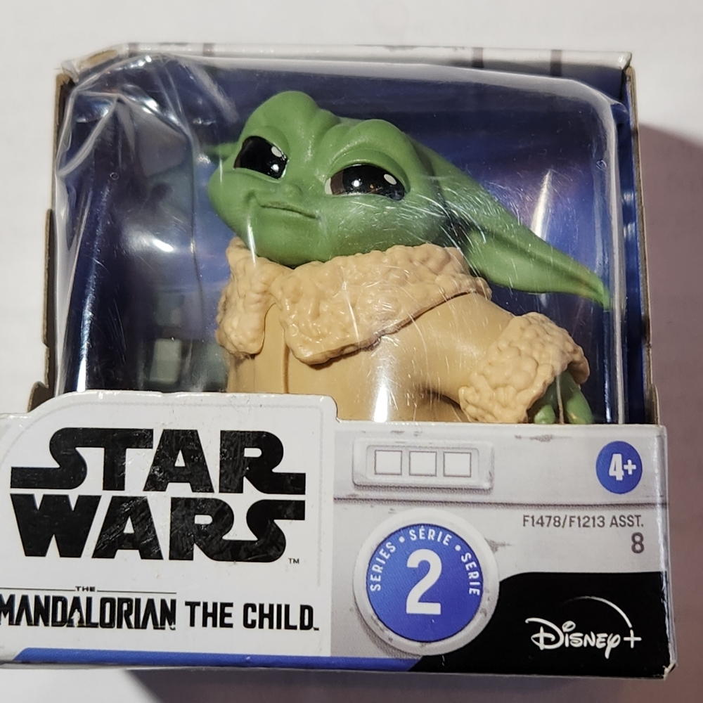 Disney Star Wars NWT Mandalorian Child Bounty Collection Series 2--#8 Figurine